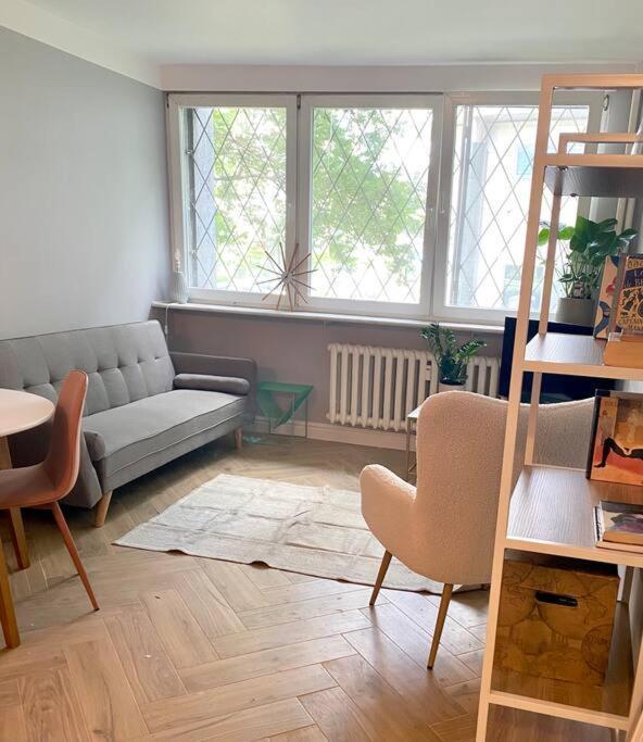 Apartment Close To Metro, 8 Minutes To Centrum And Near Airport 바르샤바 외부 사진